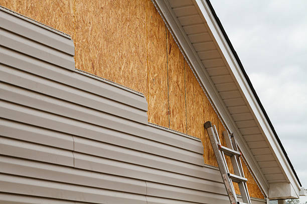 Professional Siding Installation technician working in Hudson, OH